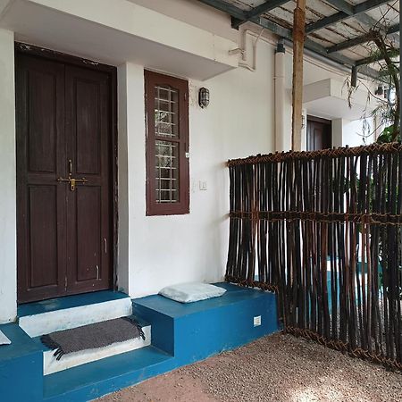 Hostel Calaila Varkala Esterno foto