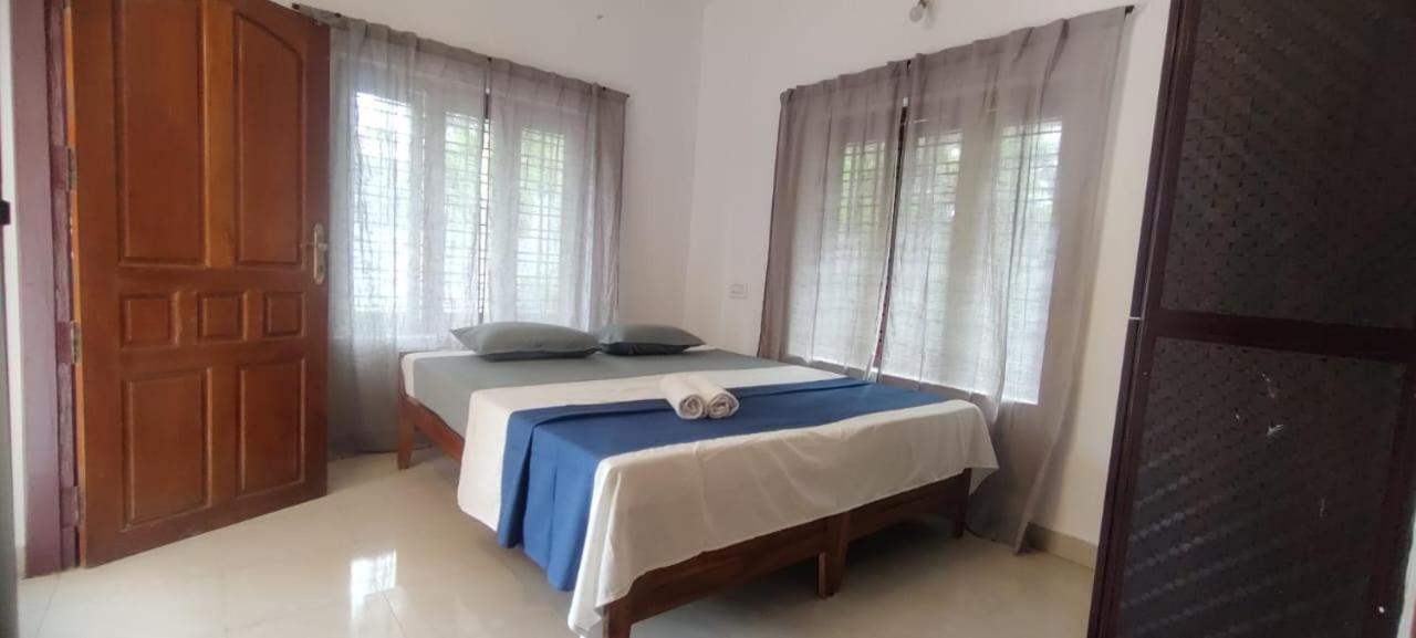Hostel Calaila Varkala Esterno foto