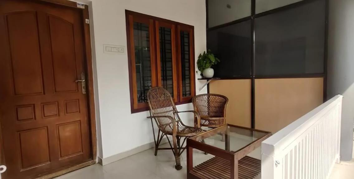 Hostel Calaila Varkala Esterno foto