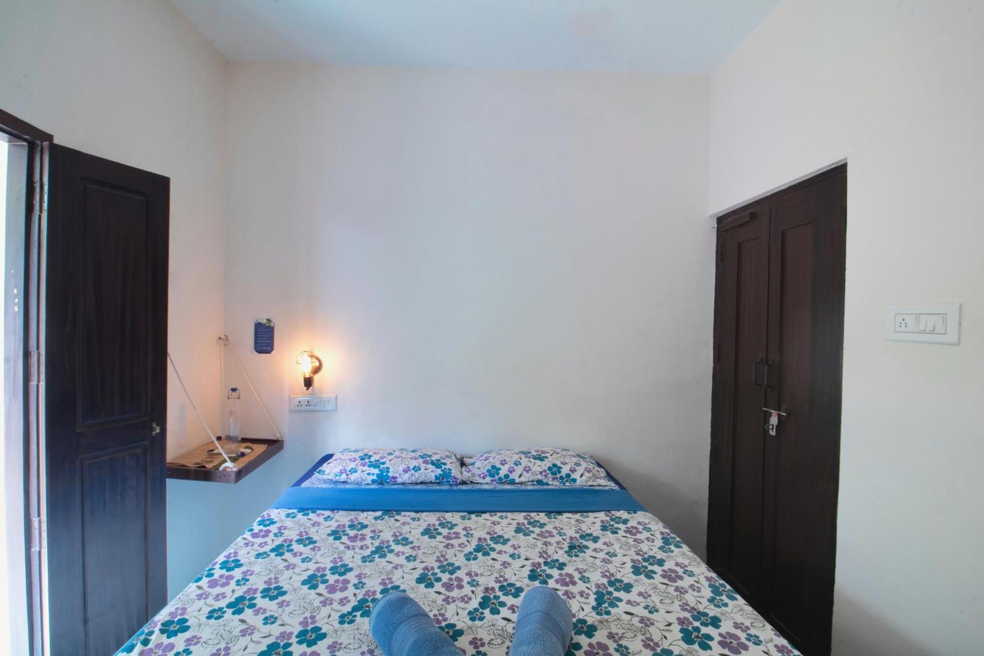 Hostel Calaila Varkala Esterno foto