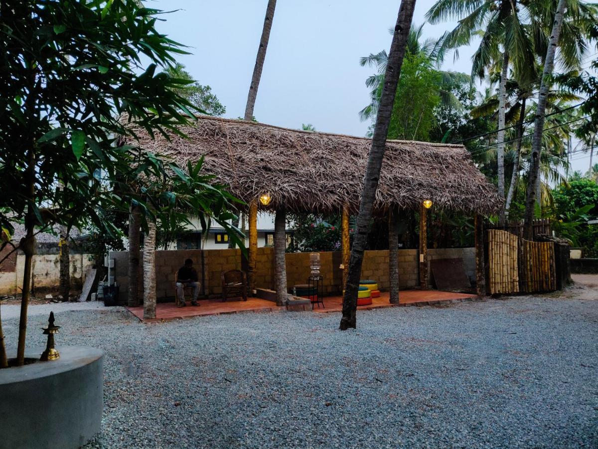 Hostel Calaila Varkala Esterno foto