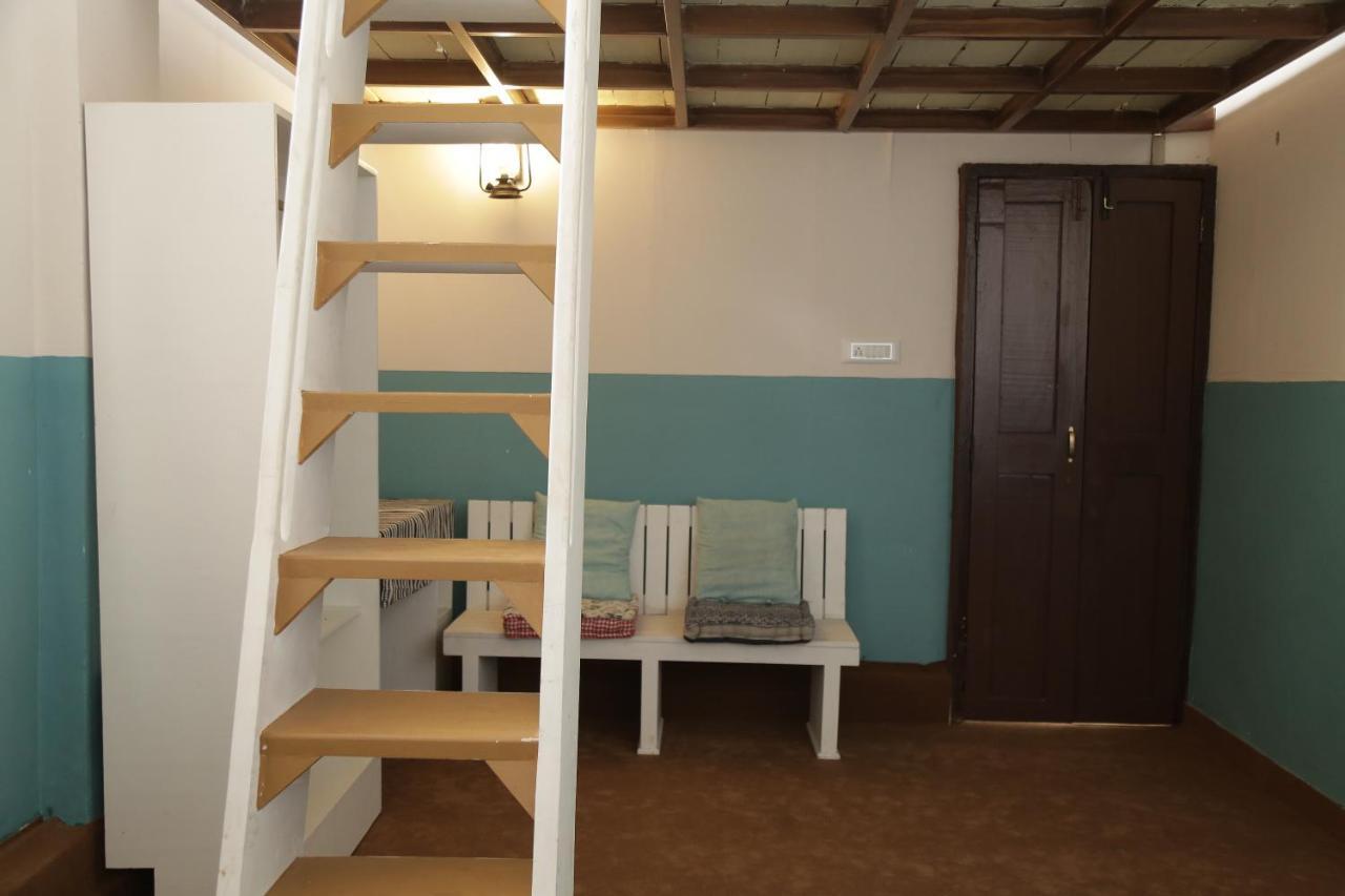 Hostel Calaila Varkala Esterno foto