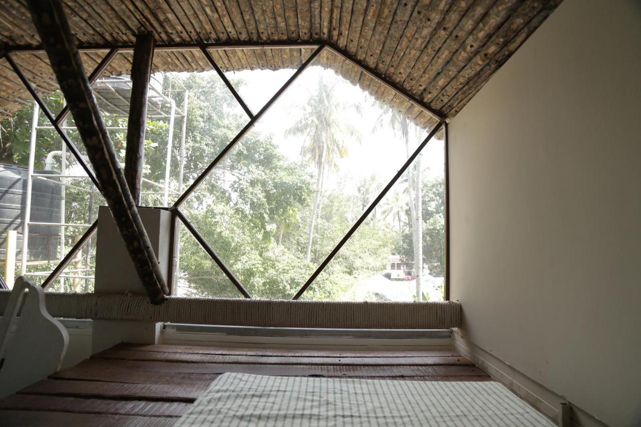 Hostel Calaila Varkala Esterno foto